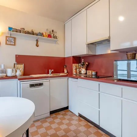 Appartamento In The Heart Of Parigi